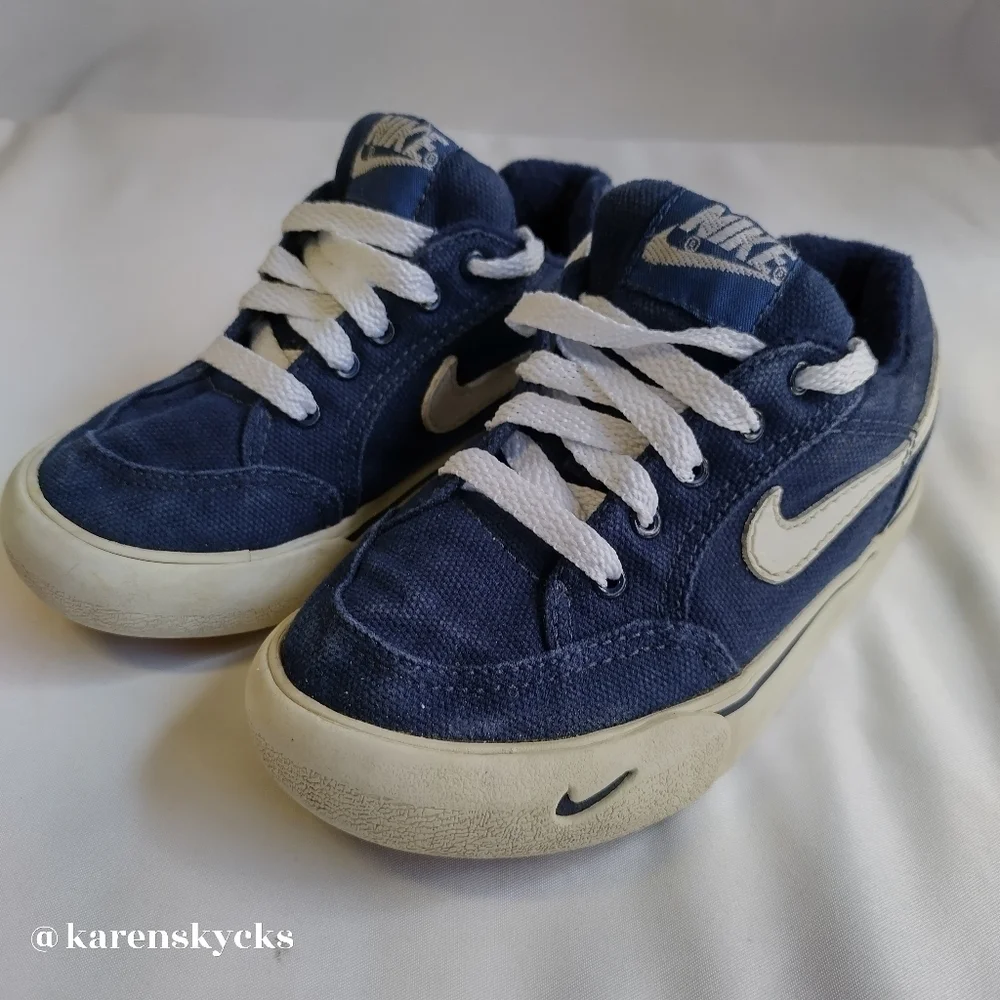NIKE Canvas Sneakers